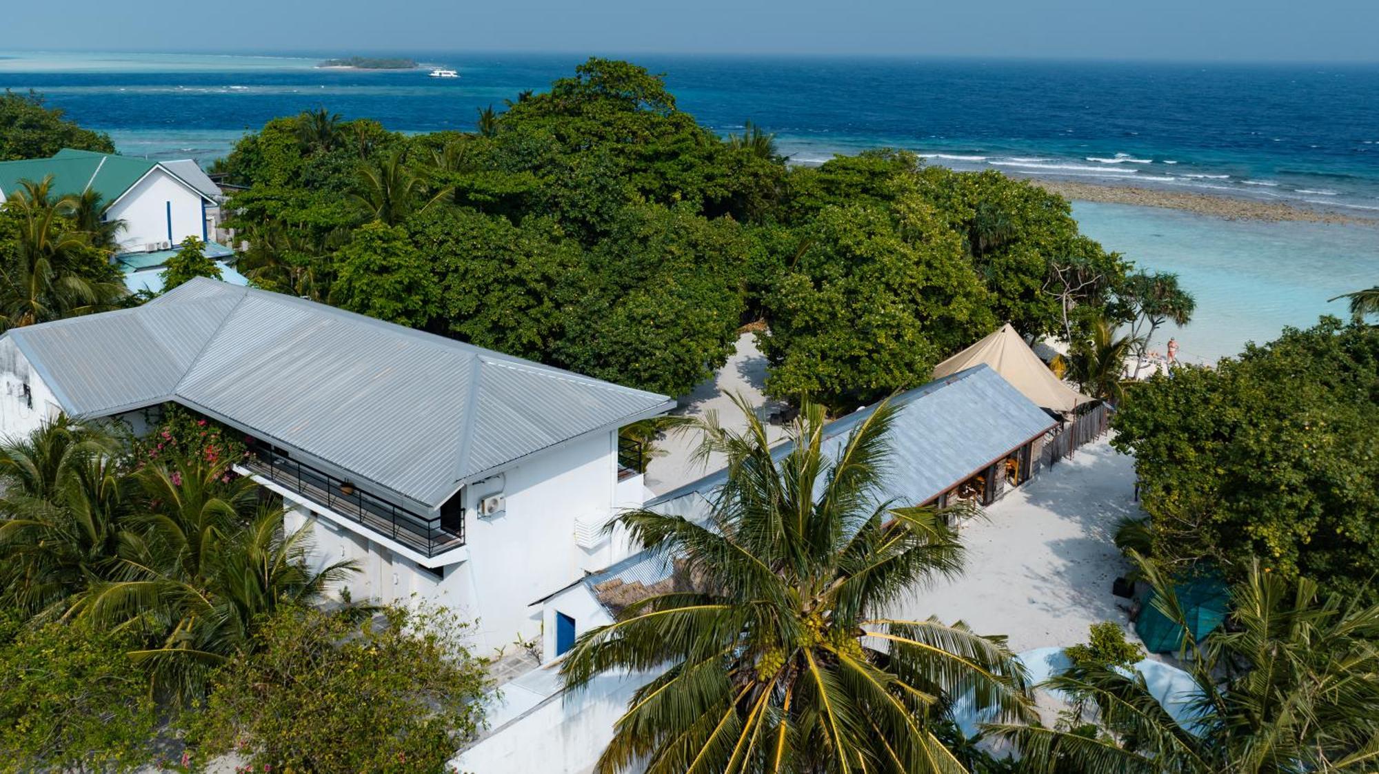 Tranquila Beach Hotel Rasdhoo Exterior photo
