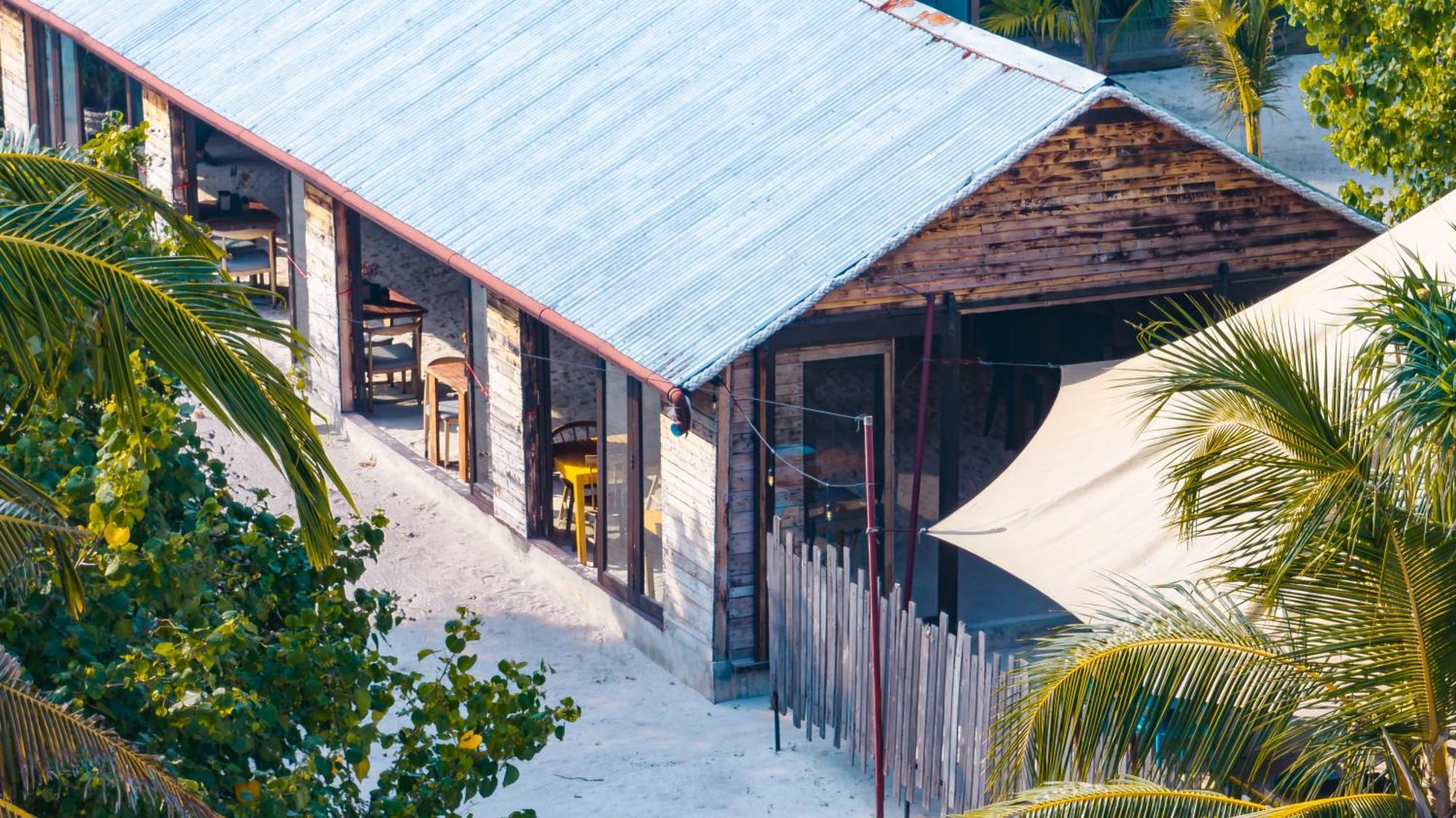 Tranquila Beach Hotel Rasdhoo Exterior photo