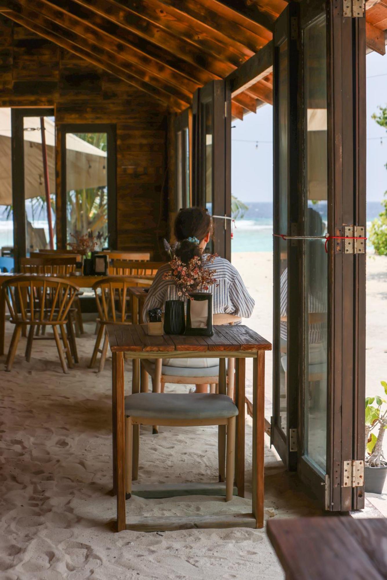 Tranquila Beach Hotel Rasdhoo Exterior photo